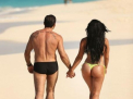 Asa arata perfectiunea la plaja! Ce vedeta a atras privirile intr-un costum minuscul de baie - FOTO