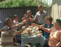 Au ciocnit oua rosii, au inchinat cate un pahar si si-au spus Hristos a Inviat. Asa s-a sarbatorit Pastele la sate