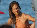 Jennifer Lopez, SEXY in costum de baie la filmarile pentru noul videoclip - VIDEO