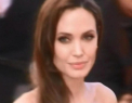 Angelina Jolie a fost sustinuta de zeci de vedete in alegerea sa curajoasa de a-si extirpa ambii sani