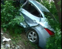 Accident pe viaduct! O masina a ZBURAT de pe carosabil, incercand sa evite o groapa!