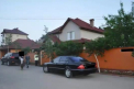 Prinsi in timp ce jefuiau o casa din Truseni! Indivizii nu sunt la prima abatere. Ce au mai furat