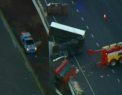 Camion suspendat pe un pod din Australia. Imaginile iti taie rasuflarea