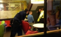 Ce a facut un barbat intr-un restaurant McDonald\'s. A ajuns peste noapte vedeta pe internet