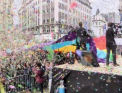 Mii de gay au defilat pe strazile din Bruxelles la o parada grandioasa. Uite cum s-au distrat