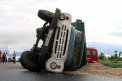 Un BMW X5 a RASTURNAT un camion in apropiere de Magdacesti! VIDEO