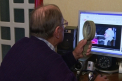 La 83 de ani navigheaza pe internet, isi face cumparaturile pe e-bay si asculta muzica pe Ipod