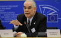 Un ministru ungar a fost atacat cu oua in timp ce vorbea despre romi intr-o conferinta