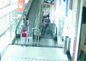O femeie din China si-a gasit sfarsitul la shopping. A fost strivita de un carucior pentru cumparaturi