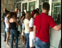 Cozi la centrele de bacalaureat, pentru a depune contestatii. Elevii nu si-au putut vedea lucrarile pe site