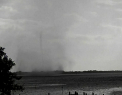 Tornadele revin in Statele Unite. Un vartej a fost observat deasupra apelor de pe coasta americana