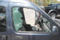Trei tineri prinsi in timp ce furau dintr-un automobil: Au spart cel putin 6 masini pana acum