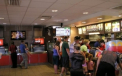 Ce a fost intrebata o tanara atragatoare, cand a vrut sa cumpere cina la McDonald\'s. "E revoltator"