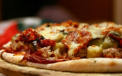 O chelnerita a primit un bacsis colosal, pentru o pizza. "Nu mi-a venit sa cred cand am vazut"