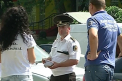 Ajutor in caz de accident: Agentii de patrulare au impartit soferilor brosuri despre acordarea primului ajutor