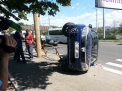 O Dacia s-a rasturnat pe strada Mihai Viteazul! Martori: La volan se afla o femeie. FOTO