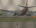 Accident aviatic la New York. Un avion a ratat aterizarea si cateva persoane au fost ranite
