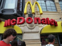McDonald"™s tine prea mult la eticheta. De ce are probleme cu restaurantele in sistem de franciza