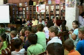 Expozitie la Chisinau: Copii moldoveni, care locuiesc in Portugalia, l-au desenat pe Guguta