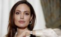 Angelina Jolie vrea sa pacaleasca trecerea timpului? Dovada ca si-ar fi facut operatii estetice - FOTO
