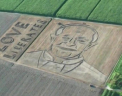 Un portret urias al papei Francisc a aparut pe un camp din Verona. Vezi cum arata tabloul