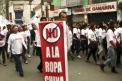 Mii de producatori de imbracaminte din Peru au iesit la protest: "Nu mai vrem haine din China"