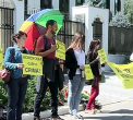 Protest in fata Ambasadei ruse la Chisinau: "Jos homofobia in Rusia"