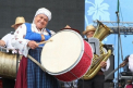 Nimeni nu mai bate toba ca ea! Cum asigura cheful la nunti bunica din Valeni - VIDEO