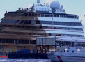 Vasul Costa Concordia a fost ridicat cu succes. Cadavrele a doi disparuti inca nu au fost gasite