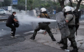 Confruntari violente intre politie si protestatari in Grecia, dupa uciderea unui artist antifascist