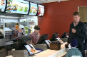 (P) Mc Donald\'s isi deschide usile bucatariei. Cum sunt preparate produsele tale favorite