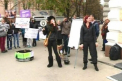 Un nou protest cu caini morti in fata Primarie: Cerem sa fie construit un azil pentru maidanezi