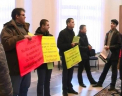 Proteste simultane la Primarie pentru o singura cauza. Unii au ajuns si in sala CMC