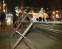 Au doborat gardul unui santier. Protest cu violente in sectorul Rascani al capitalei