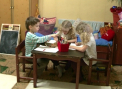Se apropie noaptea cadourilor. Cum il astepta tripletii familiei Buzdugan pe Mos Nicolae