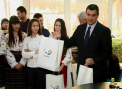 Elevii de la liceul Lucian Blaga din Tiraspol l-au colindat pe ambasadorul Romaniei: "Am venit sa le multumim"