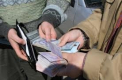 O femeie din capitala a apelat la o GRUPARE CRIMINALA pentru a-si santaja sotul