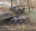 Un camion plin cu deseuri de sfecla de zahar s-a rasturnat