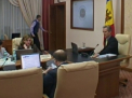 Guvernul a decis. Privatizarea celor 13 intreprinderi mari se amana