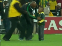 Gest superb al lui Neymar. Ce s-a intamplat cu un copil patruns pe terenul de fotbal in timpul unui amical