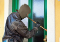 Doi tineri din Ungheni, suspectati de JAF. Cum au intrat in casa unei femei, au batut-o si i-au furat banii