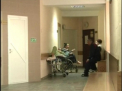 Suicid din dragoste? Un tanar din capitala, in stare grava la spital dupa ce a sarit de la etajul 6 al unui bloc