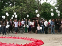 Au aprins lumanari si au inaltat baloane. Cum au fost comemorate victimele HIV/SIDA la Chisinau
