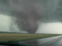 Tornade devastatoare in SUA. Un copil de 5 ani a murit, iar cel putin 19 persoane au fost ranite