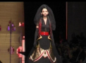 Conchita Wurst vrea sa cucereasca podiumurile de moda din Paris. Cum a defilat femeia cu barba la o prezentare