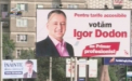 Inainte cu Chirtoaca sau Dodon? Cei doi concurenti electorali au impanzit orasul cu imaginile lor