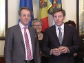 Dorin Chirtoaca si-a gasit o sosie. VIDEO