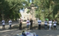 "Sa schimbam pungile de plastic pe cele ecologice!". Minispectacolul organizat de cativa tineri in Chisinau