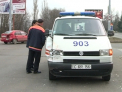 O ambulanta cu un pacient la bord a lovit un automobil! Soferita nu a observat-o pentru a-i acorda prioritate