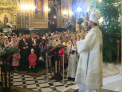 Sute de oameni s-au inghesuit la Catedrala ca sa slaveasca Nasterea lui Iisus. Filat, printre credinciosi
